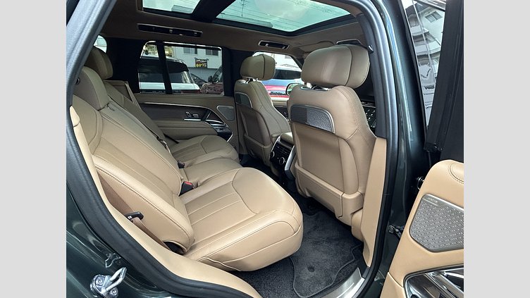 2024 認定中古車 Land Rover Range Rover ベルグレイヴィアグリーン D300 AWD MHEV（AT） スタンダードホイールベース Autobiography