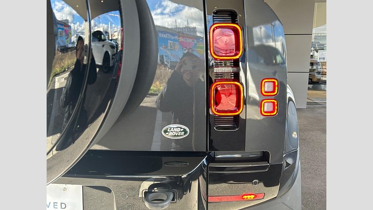 2023 認定中古車 Land Rover Defender 110 カルパチアングレイ D300 AWD（AT） X-DYNAMIC HSE