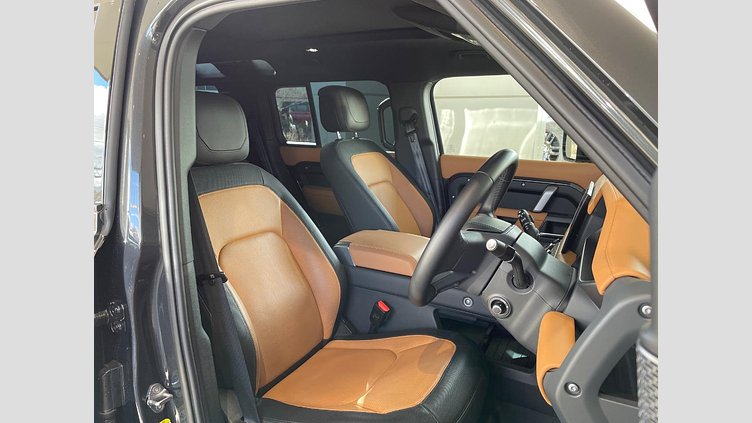 2023 認定中古車 Land Rover Defender 110 カルパチアングレイ D300 AWD（AT） X-DYNAMIC HSE