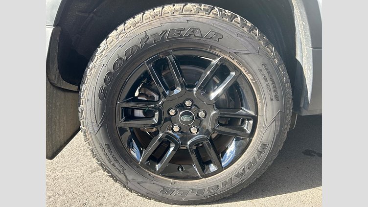 2023 認定中古車 Land Rover Defender 110 フジホワイト D300 AWD（AT） S