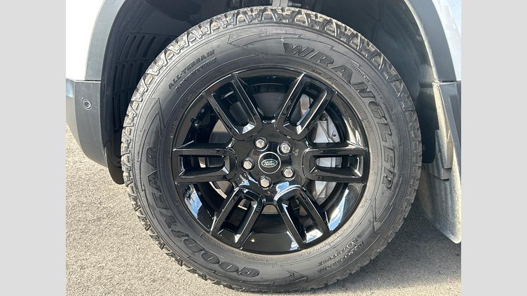 2023 認定中古車 Land Rover Defender 110 フジホワイト D300 AWD（AT） S