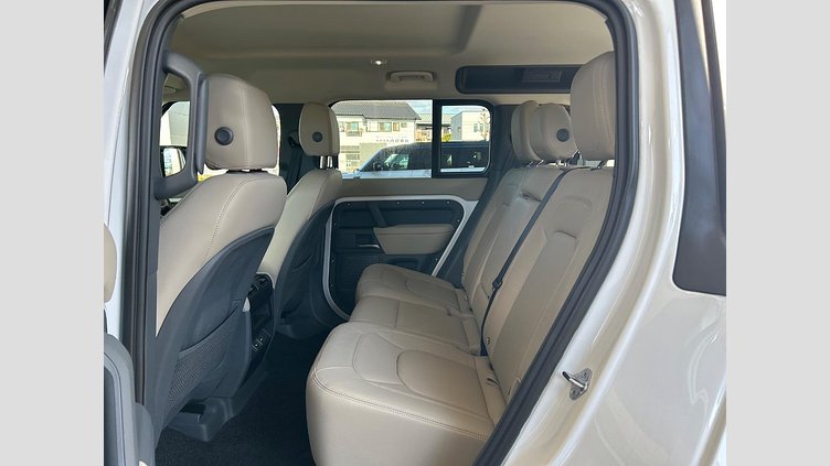 2023 認定中古車 Land Rover Defender 110 フジホワイト D300 AWD（AT） S