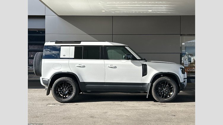2023 認定中古車 Land Rover Defender 110 フジホワイト D300 AWD（AT） S