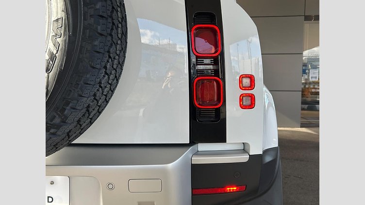 2023 認定中古車 Land Rover Defender 110 フジホワイト D300 AWD（AT） S