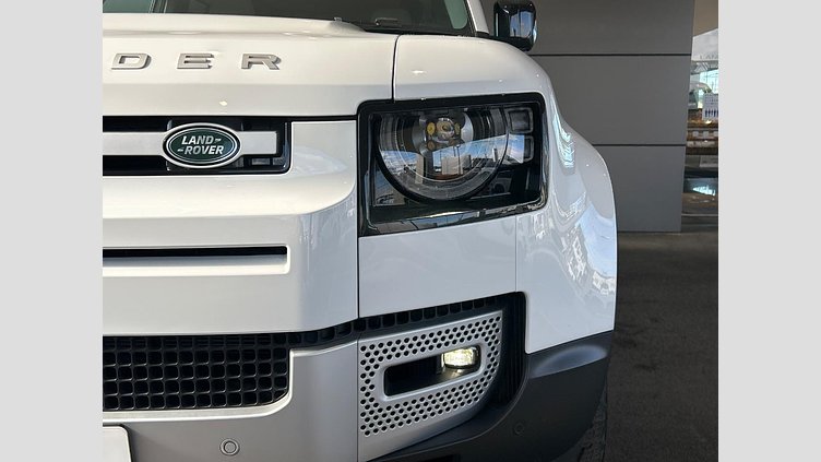 2023 認定中古車 Land Rover Defender 110 フジホワイト D300 AWD（AT） S