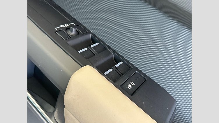 2023 認定中古車 Land Rover Defender 110 フジホワイト D300 AWD（AT） S