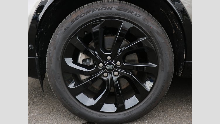 2024 認定中古車 Land Rover Discovery Sport シリコンシルバー D200マイルドハイブリッド（ディーゼル） 標準ホイール DYNAMIC SE