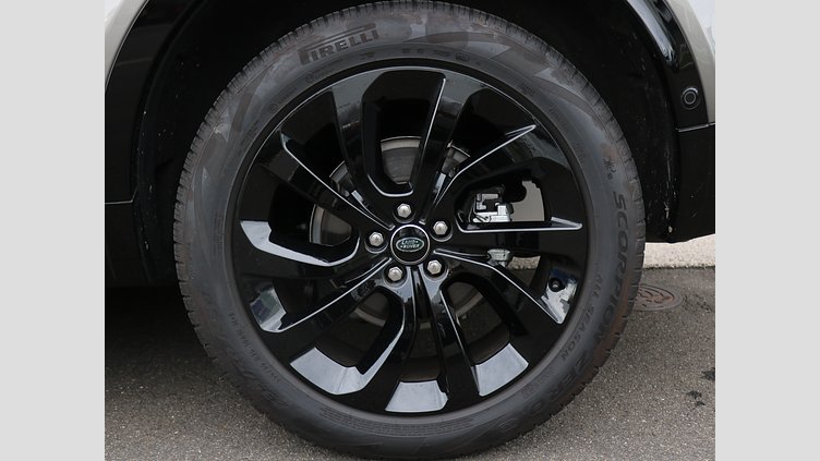 2024 認定中古車 Land Rover Discovery Sport シリコンシルバー D200マイルドハイブリッド（ディーゼル） 標準ホイール DYNAMIC SE