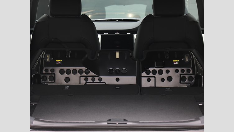 2024 認定中古車 Land Rover Discovery Sport シリコンシルバー D200マイルドハイブリッド（ディーゼル） 標準ホイール DYNAMIC SE