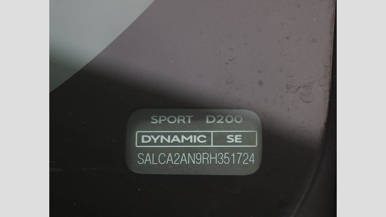 2024 認定中古車 Land Rover Discovery Sport シリコンシルバー D200マイルドハイブリッド（ディーゼル） 標準ホイール DYNAMIC SE