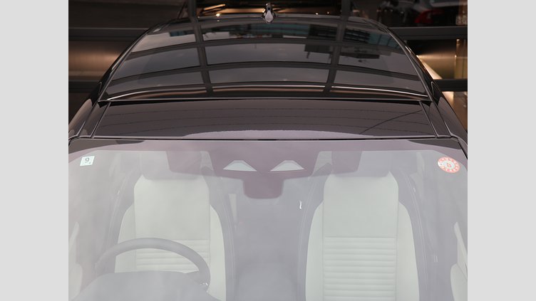 2024 認定中古車 Land Rover Discovery Sport シリコンシルバー D200マイルドハイブリッド（ディーゼル） 標準ホイール DYNAMIC SE