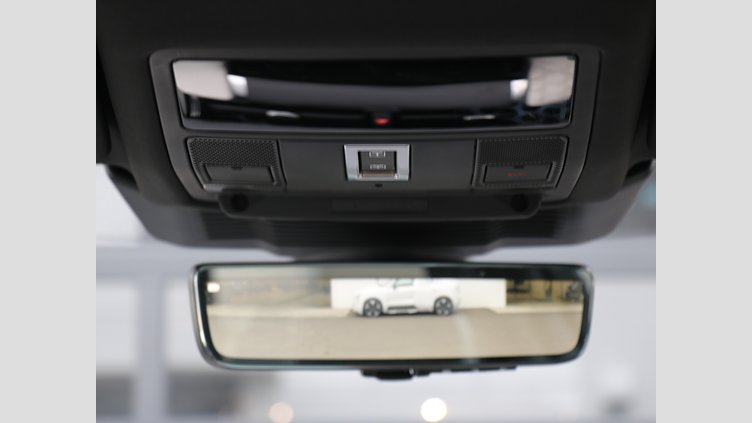 2024 認定中古車 Land Rover Discovery Sport シリコンシルバー D200マイルドハイブリッド（ディーゼル） 標準ホイール DYNAMIC SE