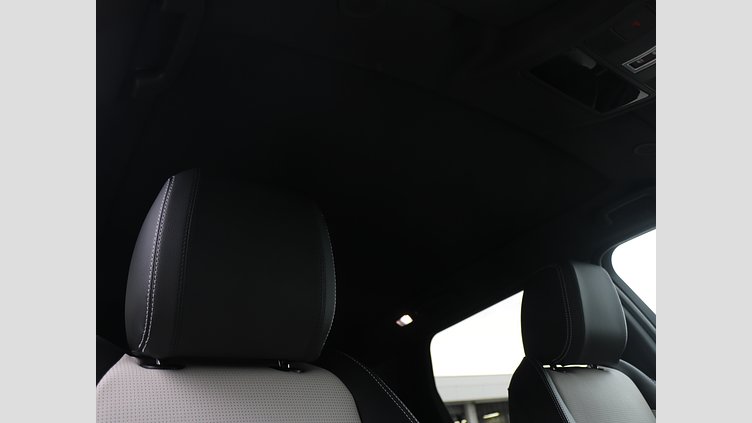 2024 認定中古車 Land Rover Discovery Sport シリコンシルバー D200マイルドハイブリッド（ディーゼル） 標準ホイール DYNAMIC SE