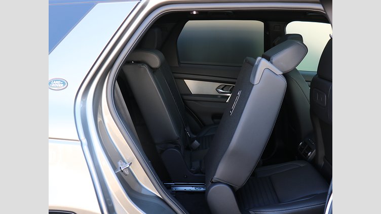 2024 認定中古車 Land Rover Discovery Sport シリコンシルバー D200マイルドハイブリッド（ディーゼル） 標準ホイール Dynamic SE