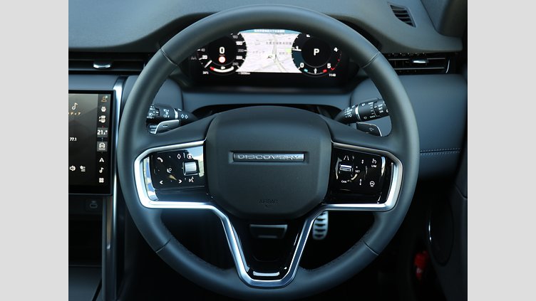 2024 認定中古車 Land Rover Discovery Sport シリコンシルバー D200マイルドハイブリッド（ディーゼル） 標準ホイール Dynamic SE