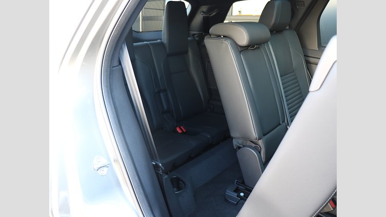 2024 認定中古車 Land Rover Discovery Sport シリコンシルバー D200マイルドハイブリッド（ディーゼル） 標準ホイール Dynamic SE