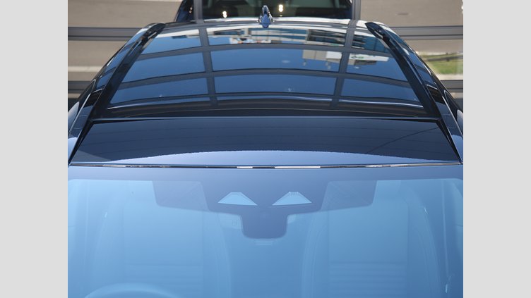 2024 認定中古車 Land Rover Discovery Sport シリコンシルバー D200マイルドハイブリッド（ディーゼル） 標準ホイール Dynamic SE