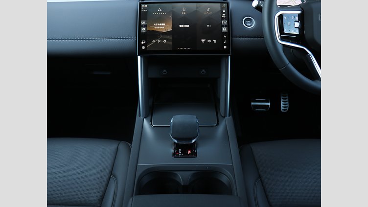 2024 認定中古車 Land Rover Discovery Sport シリコンシルバー D200マイルドハイブリッド（ディーゼル） 標準ホイール Dynamic SE