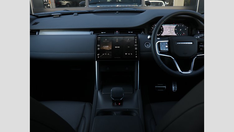 2024 認定中古車 Land Rover Discovery Sport シリコンシルバー D200マイルドハイブリッド（ディーゼル） 標準ホイール Dynamic SE