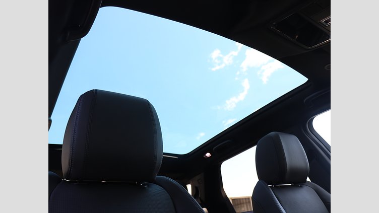 2024 認定中古車 Land Rover Discovery Sport シリコンシルバー D200マイルドハイブリッド（ディーゼル） 標準ホイール Dynamic SE