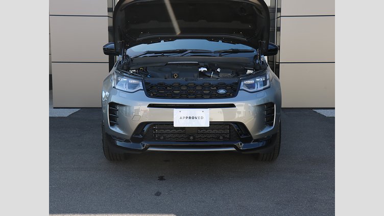 2024 認定中古車 Land Rover Discovery Sport シリコンシルバー D200マイルドハイブリッド（ディーゼル） 標準ホイール Dynamic SE