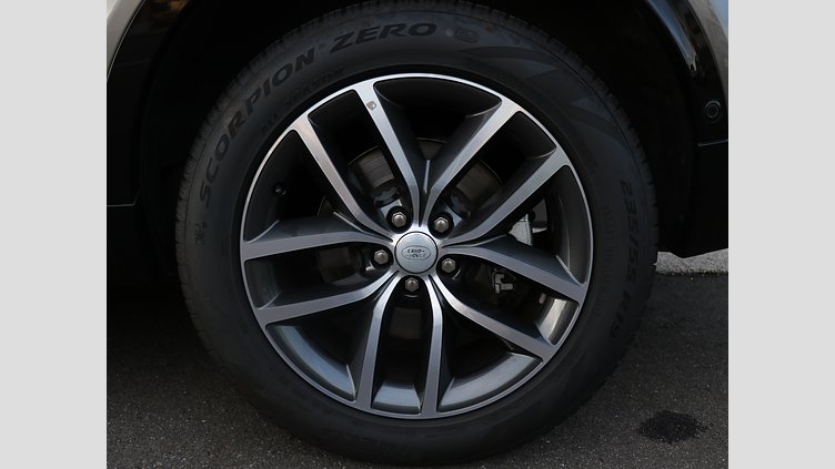 2024 認定中古車 Land Rover Discovery Sport シリコンシルバー D200マイルドハイブリッド（ディーゼル） 標準ホイール Dynamic SE