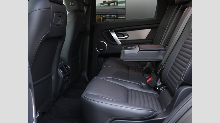 2024 認定中古車 Land Rover Discovery Sport シリコンシルバー D200マイルドハイブリッド（ディーゼル） 標準ホイール Dynamic SE