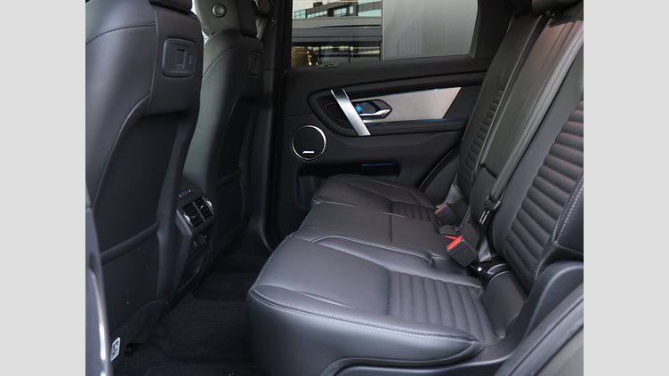 2024 認定中古車 Land Rover Discovery Sport シリコンシルバー D200マイルドハイブリッド（ディーゼル） 標準ホイール Dynamic SE