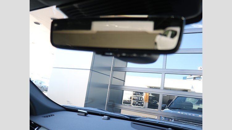 2024 認定中古車 Land Rover Discovery Sport シリコンシルバー D200マイルドハイブリッド（ディーゼル） 標準ホイール Dynamic SE