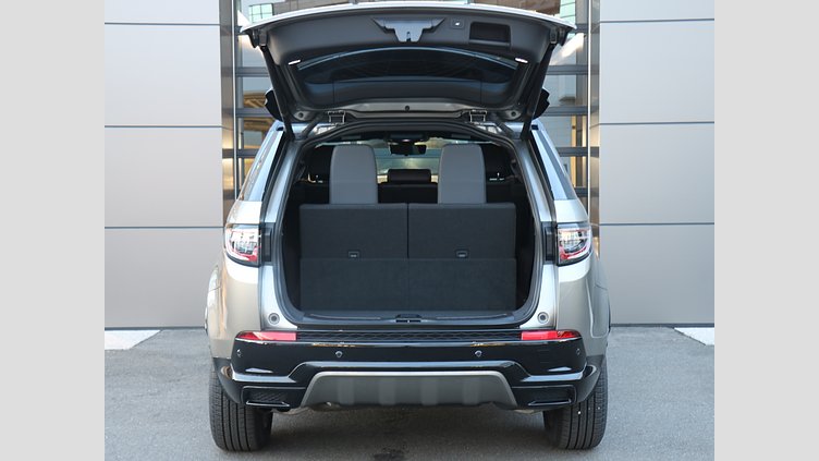 2024 認定中古車 Land Rover Discovery Sport シリコンシルバー D200マイルドハイブリッド（ディーゼル） 標準ホイール Dynamic SE