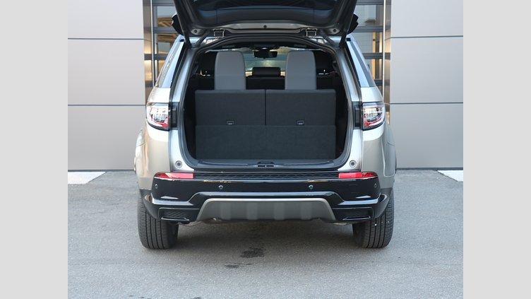 2024 認定中古車 Land Rover Discovery Sport シリコンシルバー D200マイルドハイブリッド（ディーゼル） 標準ホイール Dynamic SE