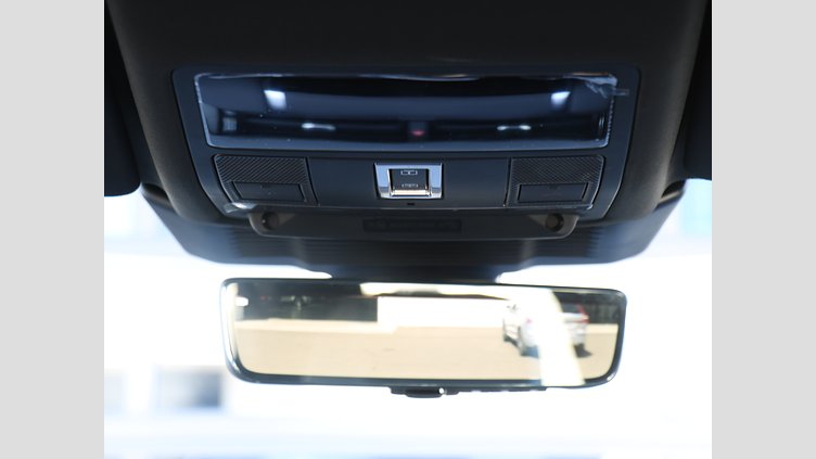 2024 認定中古車 Land Rover Discovery Sport シリコンシルバー D200マイルドハイブリッド（ディーゼル） 標準ホイール Dynamic SE