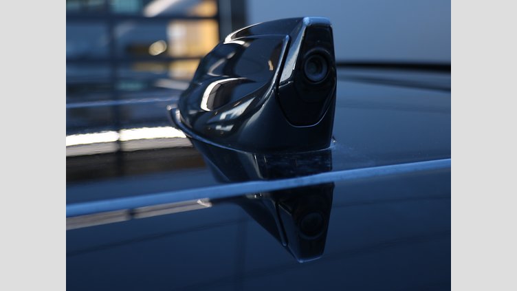 2024 認定中古車 Land Rover Discovery Sport シリコンシルバー D200マイルドハイブリッド（ディーゼル） 標準ホイール Dynamic SE