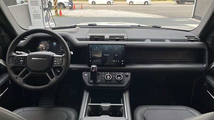 2025 新車 Land Rover Defender 110 (1AA) 富士山白 Fuji White D300  輕油電混合 X-Dynamic HSE