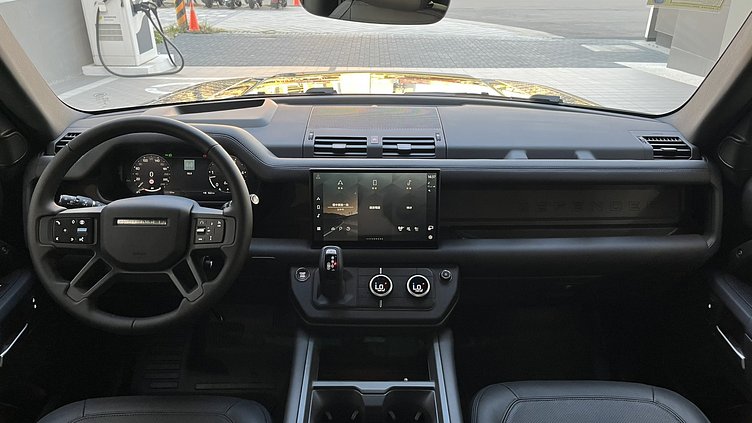 2025 新車 Land Rover Defender 90 (1AG) 聖托里尼黑 Santorini Black D300  輕油電混合 X-Dynamic HSE