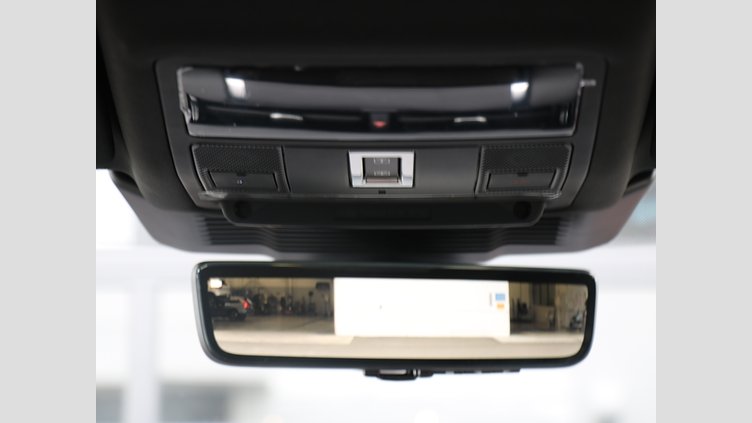 2025 認定中古車 Land Rover Discovery Sport フィレンツェレッド INGENIUM 1.5リッター3気筒 309PS ターボチャージドガソリン PHEV（AT）AWD 標準ホイール Dynamic HSE