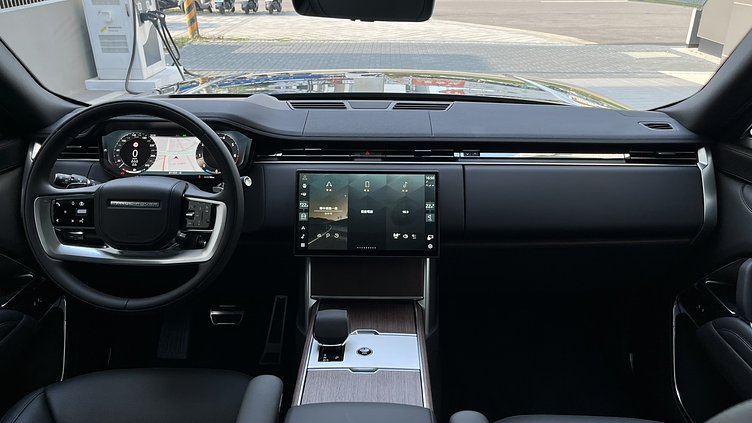 2025 新車 Land Rover Range Rover (1AG) Santorini Black 聖托里尼黑 P400 汽油 (輕油電混合) 長軸距7人座 HSE