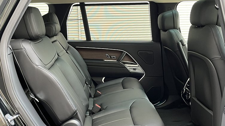 2025 新車 Land Rover Range Rover (1AG) Santorini Black 聖托里尼黑 P400 汽油 (輕油電混合) 長軸距7人座 HSE