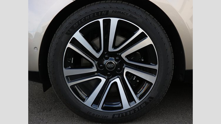 2024 認定中古車 Land Rover Range Rover バトゥミゴールド P550 AWD PHEV（AT） スタンダードホイールベース SE