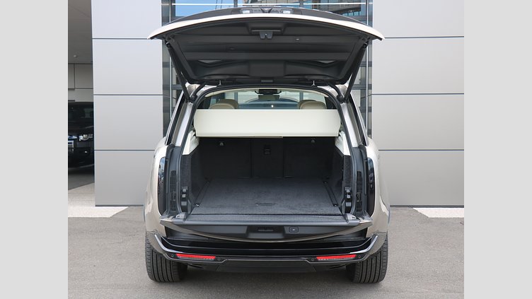 2024 認定中古車 Land Rover Range Rover バトゥミゴールド P550 AWD PHEV（AT） スタンダードホイールベース SE