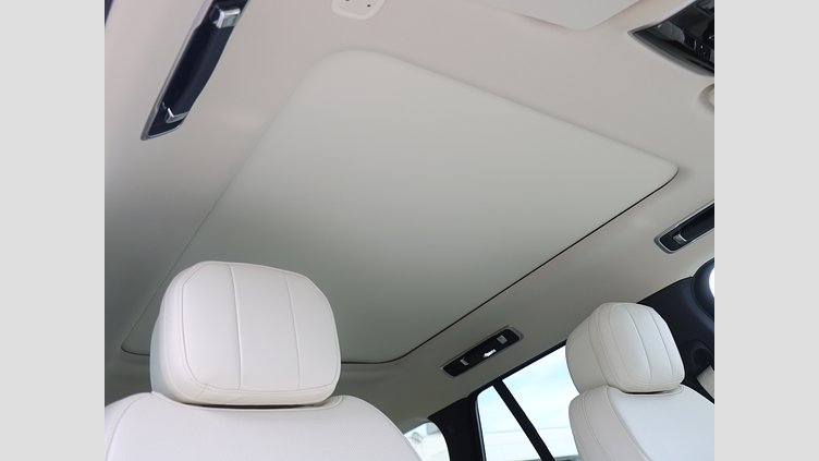 2024 認定中古車 Land Rover Range Rover バトゥミゴールド P550 AWD PHEV（AT） スタンダードホイールベース SE