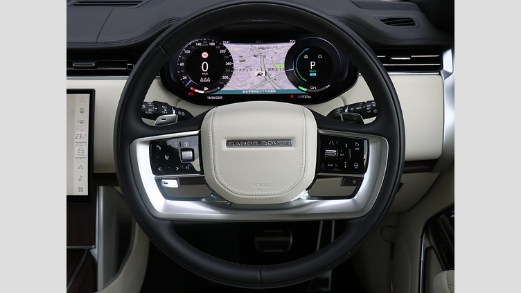 2024 認定中古車 Land Rover Range Rover バトゥミゴールド P550 AWD PHEV（AT） スタンダードホイールベース SE