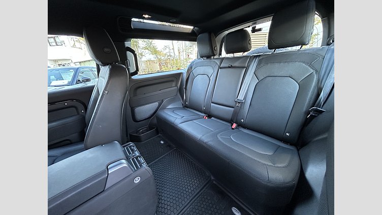 2022 認定中古車 Land Rover Defender 90 サントリーニブラック P300 AWD（AT） X-DYNAMIC SE