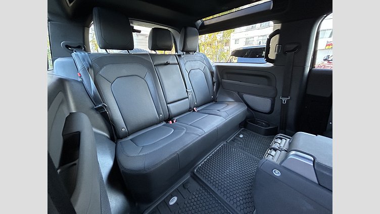 2022 認定中古車 Land Rover Defender 90 サントリーニブラック P300 AWD（AT） X-DYNAMIC SE