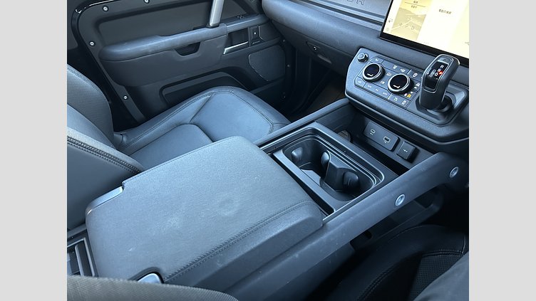2022 認定中古車 Land Rover Defender 90 サントリーニブラック P300 AWD（AT） X-DYNAMIC SE