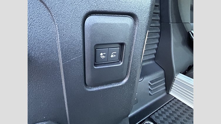 2022 認定中古車 Land Rover Defender 90 サントリーニブラック P300 AWD（AT） X-DYNAMIC SE