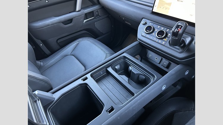 2022 認定中古車 Land Rover Defender 90 サントリーニブラック P300 AWD（AT） X-DYNAMIC SE