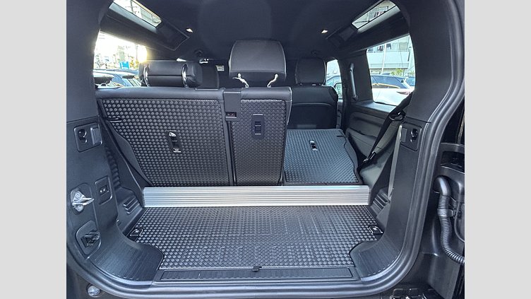 2022 認定中古車 Land Rover Defender 90 サントリーニブラック P300 AWD（AT） X-DYNAMIC SE