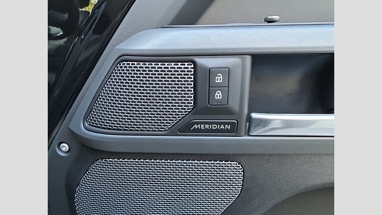 2022 認定中古車 Land Rover Defender 90 サントリーニブラック P300 AWD（AT） X-DYNAMIC SE