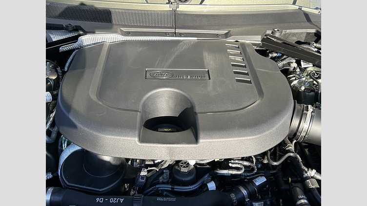 2025 認定中古車 Land Rover Defender 90 パンゲアグリーン D350 ディーゼルマイルドハイブリッド X-Dynamic HSE